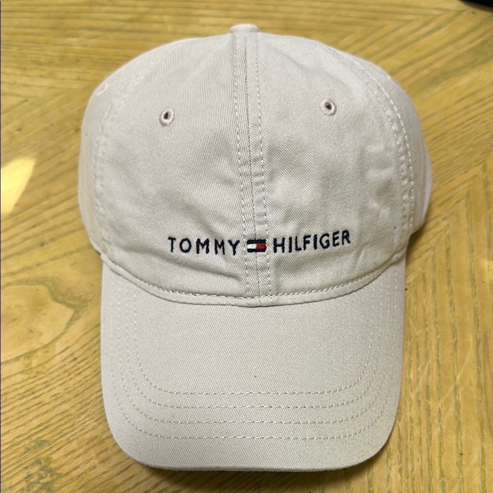 Tommy Hilfiger Beige Cap
